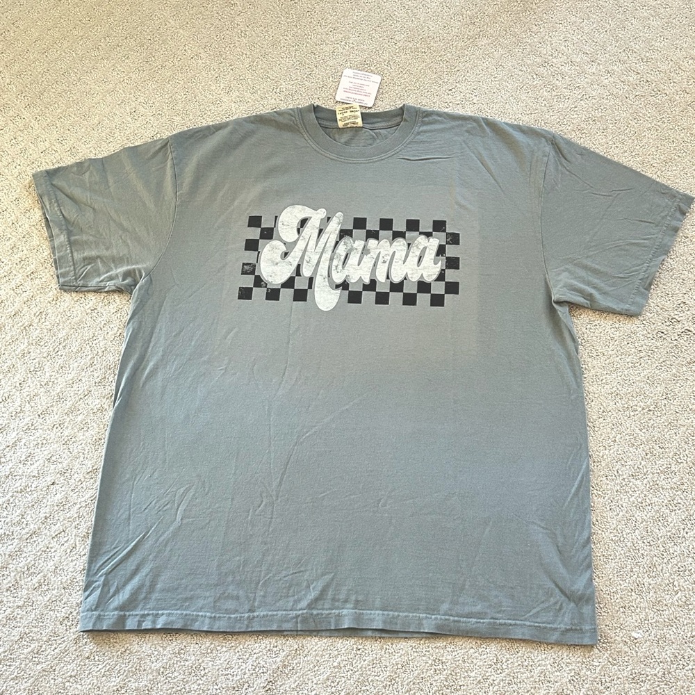 “MAMA” CHECKERED GRAPHIC T SHIRT🏁 NEW W TAGS! SIZE 2XL!